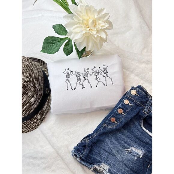 NEW Dancing Skeletons Embroidery Crewneck sweatshirt,‎ Halloween sweatshirt - Picture 1 of 7